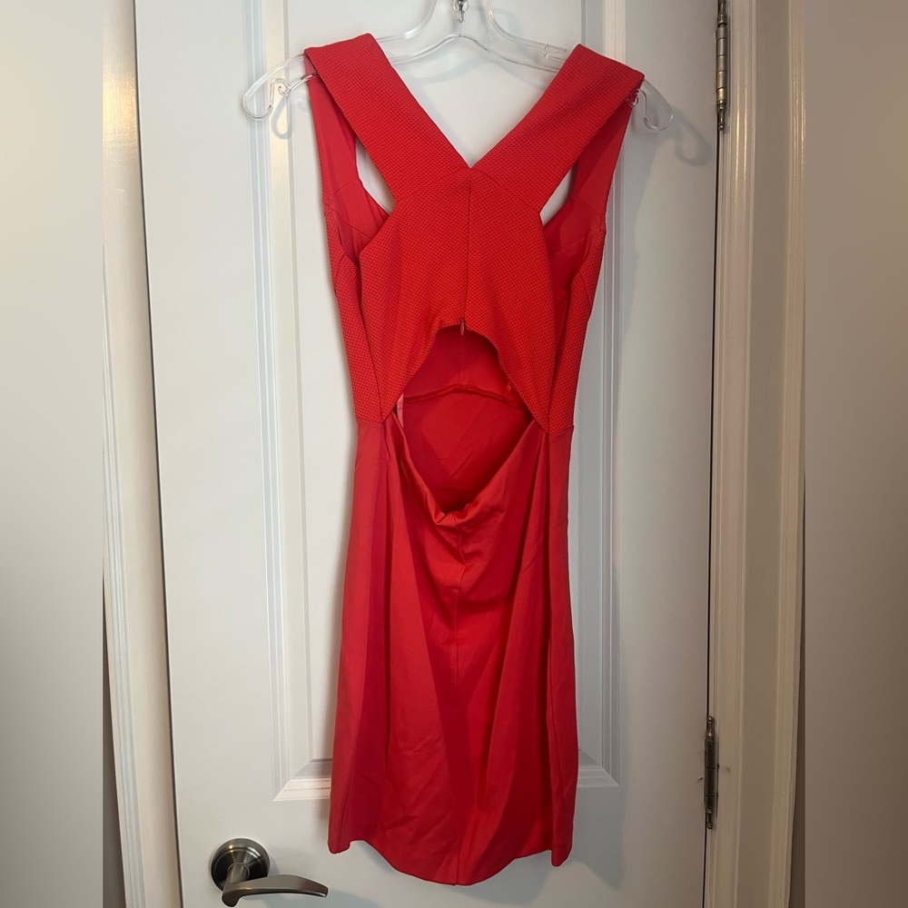Dynamite Coral Backless Dress - Picture 4 of 5